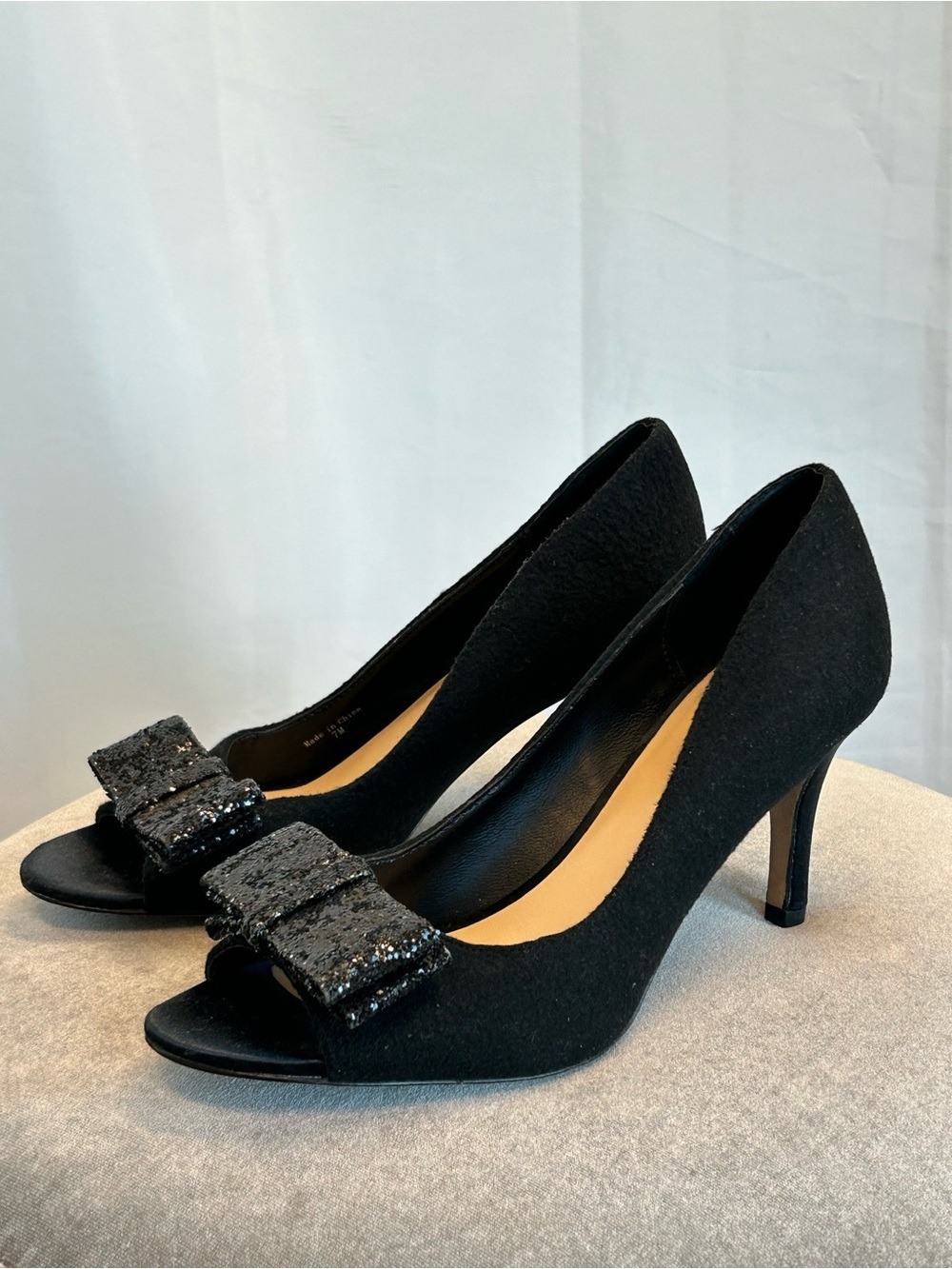 kate spade Black Sequin Bow Peep-Toe Pumps Sz 7